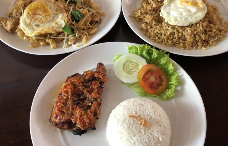 バリ島ジンバランでおすすめなローカルインドネシア料理店【Warung Mak Jo(ワルン マック ジョー)】